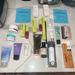 Bundle of make-up and more ......